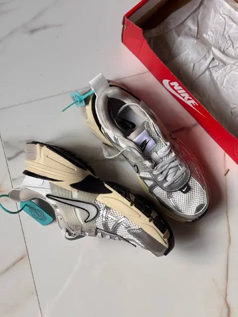 Кроссовки женские Nike v2k run — Минск