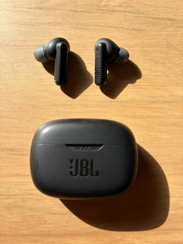 Беспородные наушники JBL Wave Beam 2