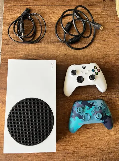 Комплект Xbox Series S — Batumi — 750 ₾