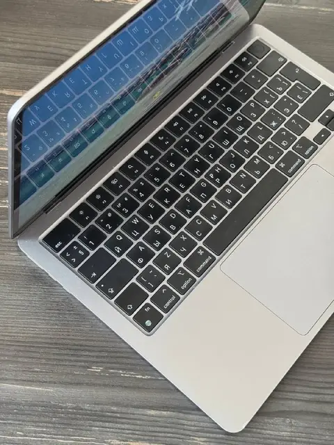 Macbook air m2 13.6 — Тбилиси — 1 900 ₾
