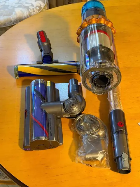 Dyson V15 — Тбилиси — 1 300 ₾