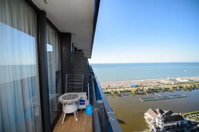 СТУДИЯ С ВИДОМ НА МОРЕ — Батуми — 350 $