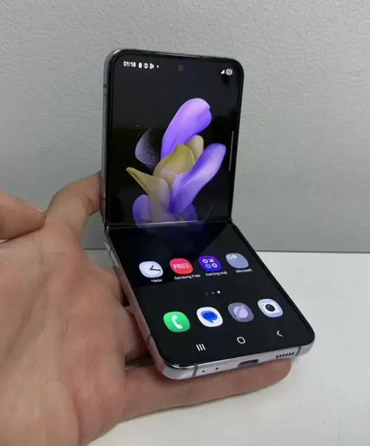 Samsung z flip 4 8/128gb — Батуми — 800 ₾