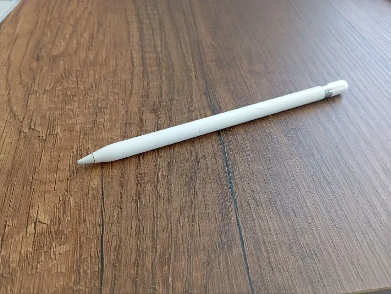 Сломанный Apple Pencil 1 поколения
