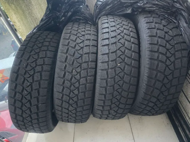 Зимние шины Haida 215/60 R17 комплект