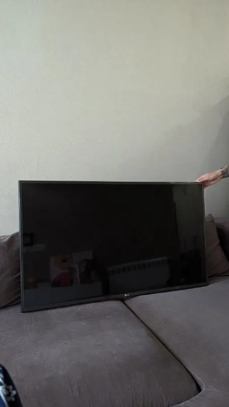 Телевизор LG 42LF650V