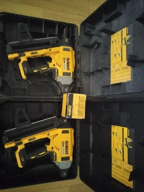 Пистолеты DeWalt — Батуми — 1 900 ₾