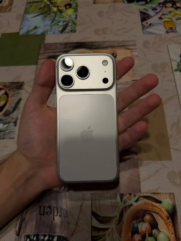 17pro 256gb eSIM 94%BH