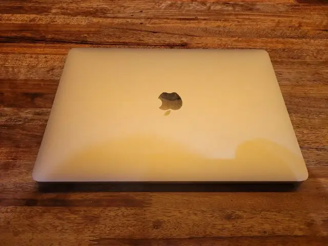 Нерабочий macbook на запчасти — Тбилиси — 150 ₾