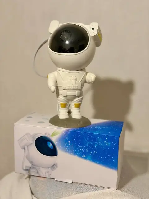 Ночник «Космонавт» — Тбилиси — 20 ₾