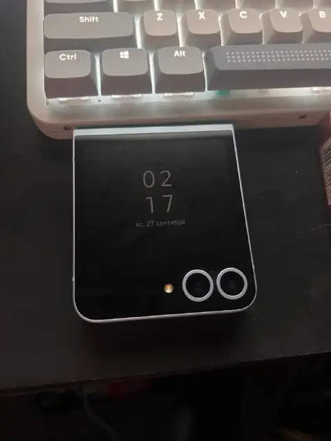 Samsung z flip 6 — Белград — 550 €