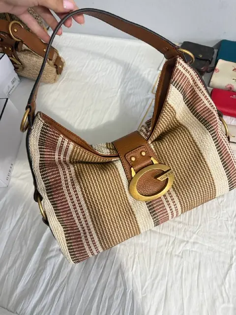 Продам новые сумочки от фирмы Guess — Тбилиси — 2 250 ₾