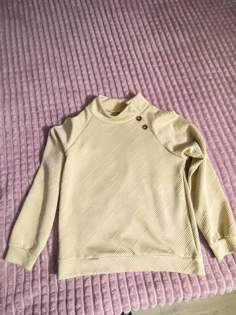 Женские блузки — Тбилиси — 10 ₾