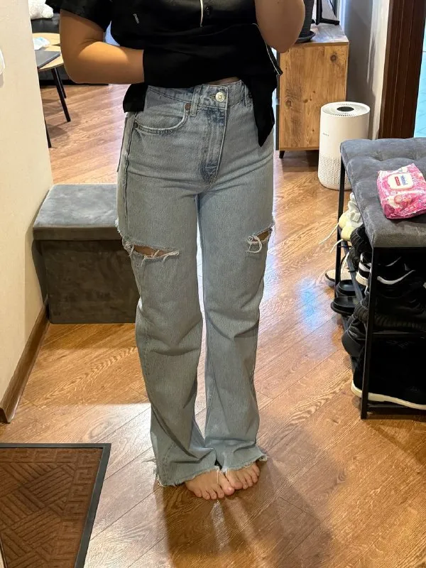 Джинсы с разрезами Zara