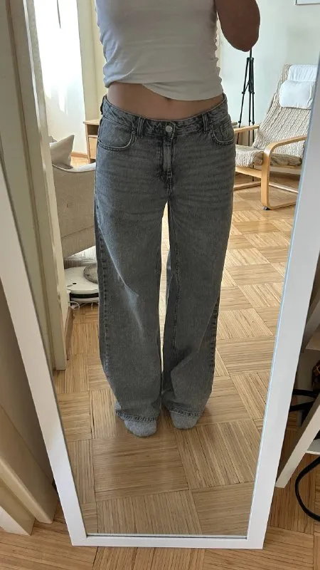 Серые джинсы pull&bear