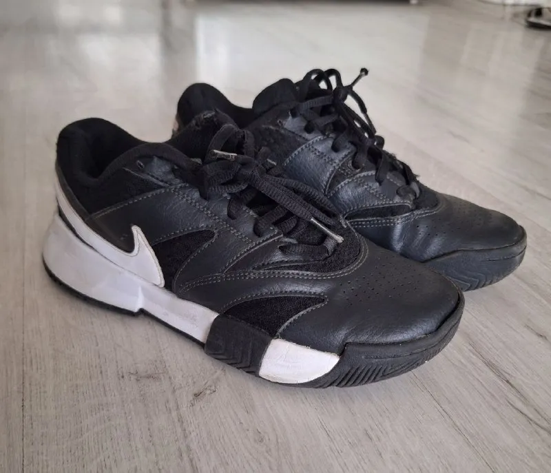 Кроссовки Nike
