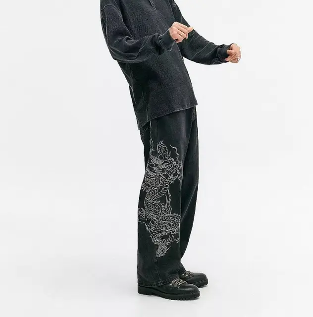Ed Hardy x Urban Outfitters Dragon Embroidered Jeans — Батуми — 280 ₾