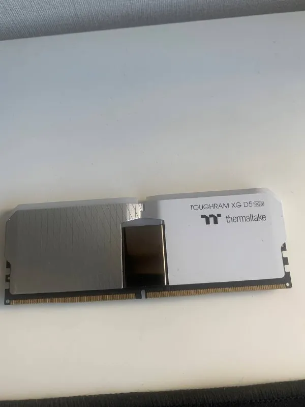 Оперативная память thermaltake TOUGHRAM XG D5 RGB