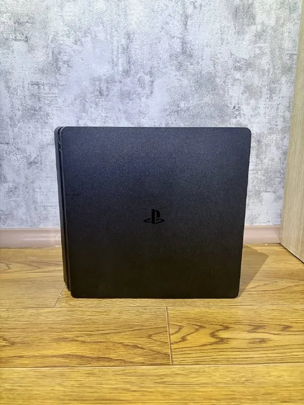 Приставка PlayStation 4 Slim