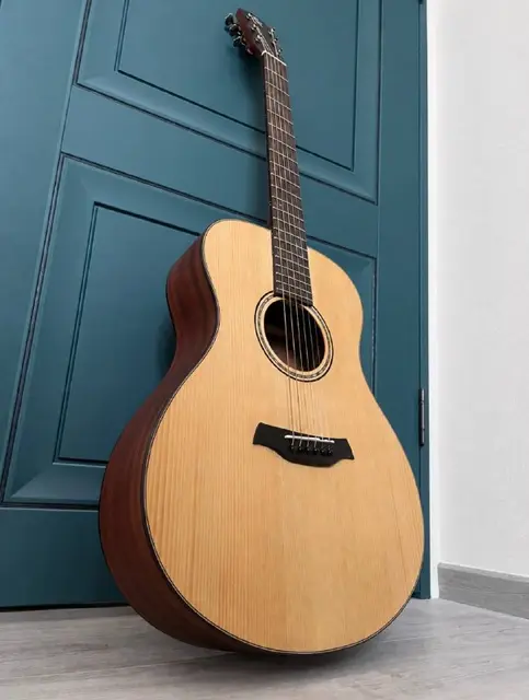 Baton Rouge X11LS/F Folk — Ереван — 58 000 ֏