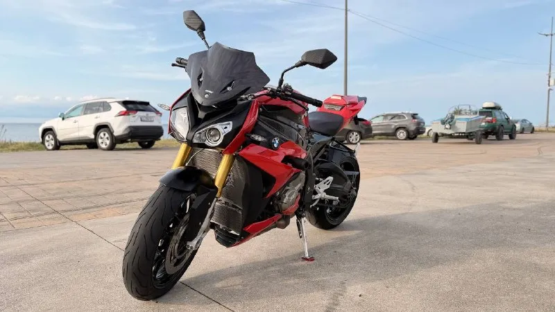 Мотоцикл BMW S1000R