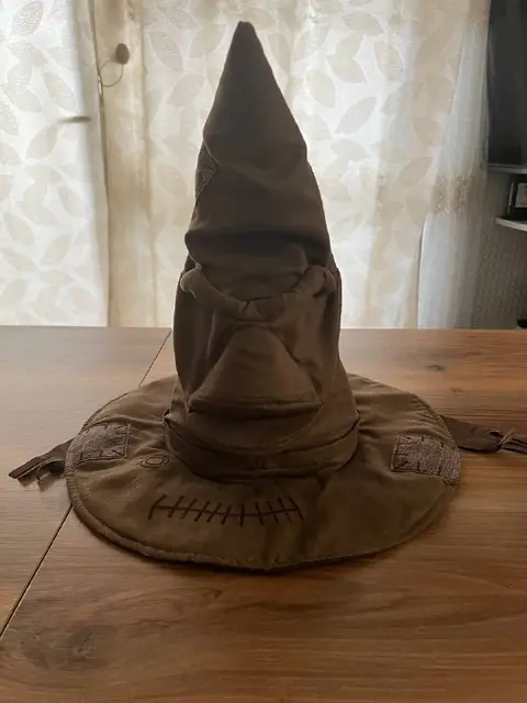 Шапка с Гарри Поттером — Батуми — 70 ₾