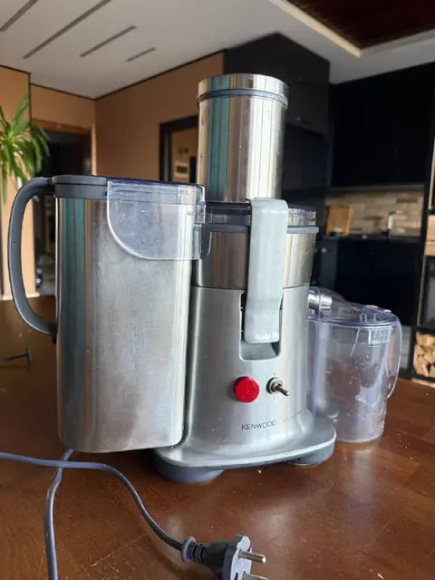 Соковыжималка Kenwood je880 — Батуми — 500 ₾