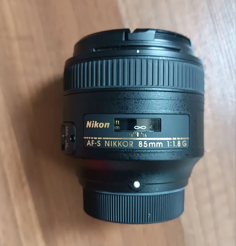 Объектив nikon 85 mm 1.8