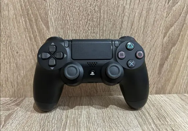Dualshok 4 для Playstation 4 — Батуми — 50 ₾