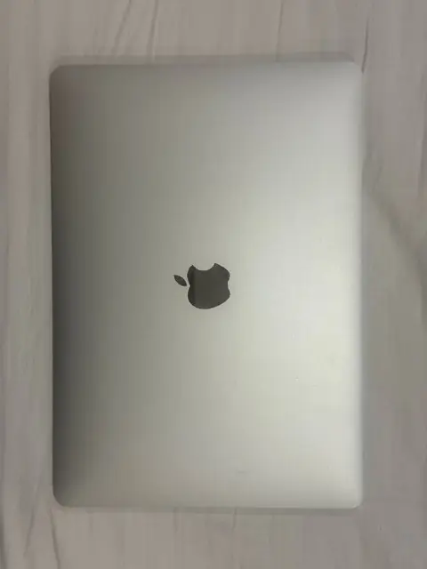 MacBook Air 13″ (2020) — Стамбул — 13 000 ₺
