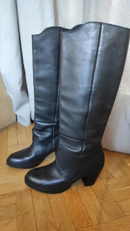 Кожаные сапоги