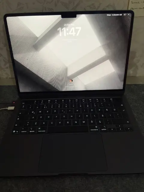 MacBook Air M4 13» 256 ГБ — Стамбул — 48 000 ₺