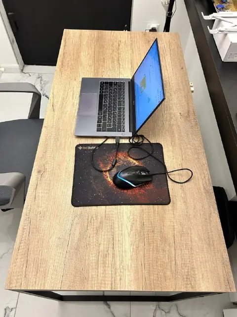 Письменный / компьютерный стол — Батуми — 150 ₾