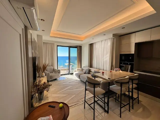 LUXURY BEACHFRONT APARTMENT WITH SEA VIEW — Анталия — 360 000 €
