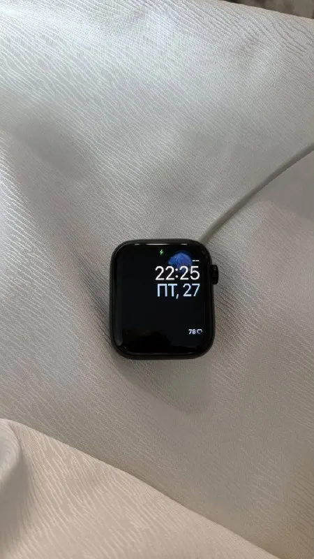Apple Watch SE (2nd Gen) 44 mm GPS