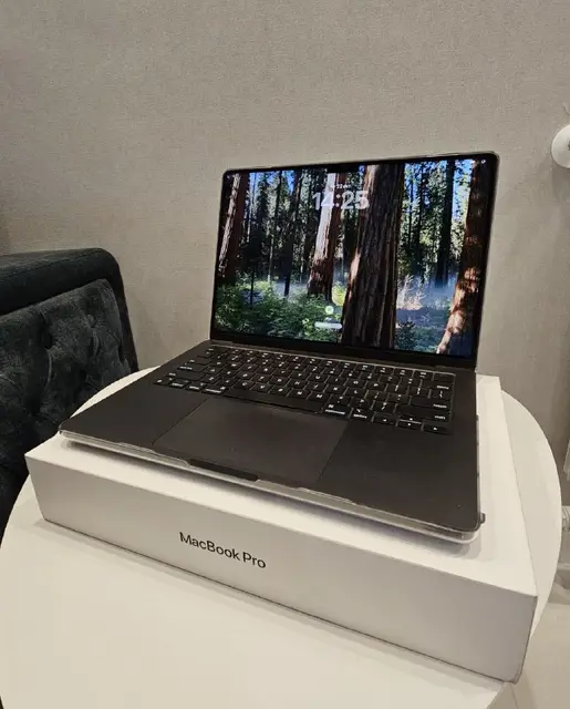 Apple MacBook Pro 14-inch — Тбилиси — 5 500 ₾