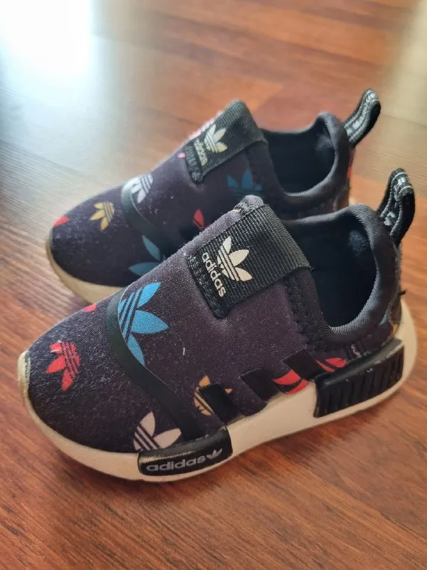 Кроссовки Adidas