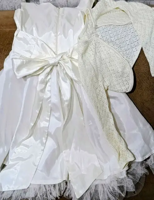 Нарядное белое атласное платье + болеро — Анталия — 150 ₺