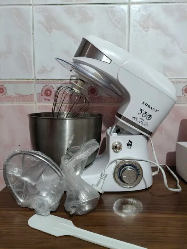 Миксер и столовый сервиз