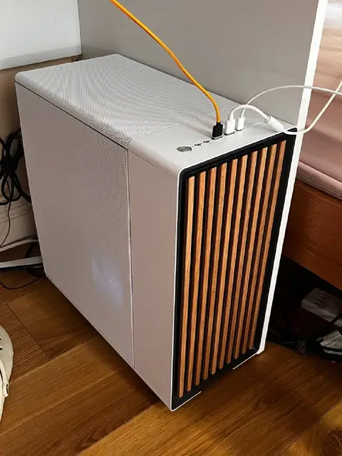 Корпус Fractal Design North (Mesh, не XL) — Тбилиси — 350 ₾