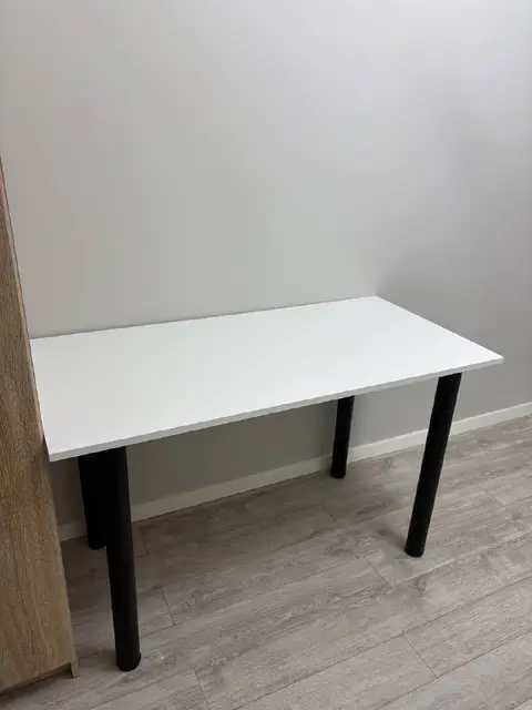 Белый стол — Батуми — 80 ₾