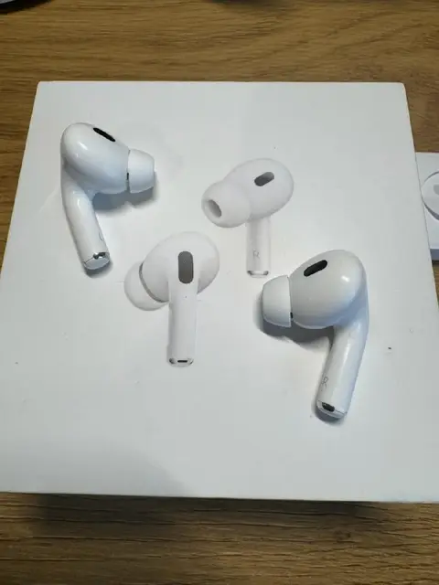 Apple AirPods Pro 2 (Lightning, MagSafe) — Батуми — 310 ₾