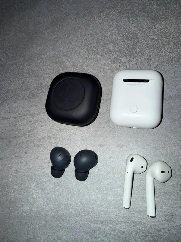 AirPods 2 & Samsung Buds2 Pro