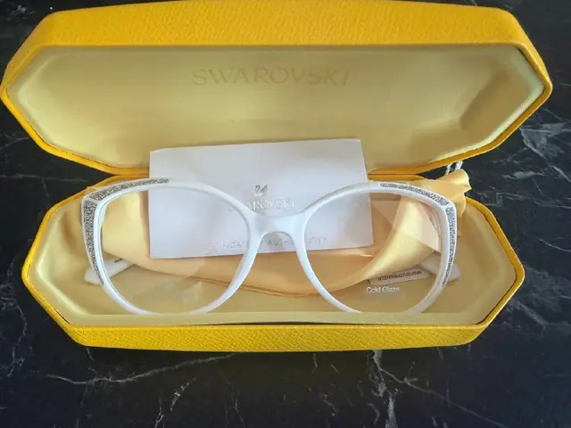 Очки Swarovski — Батуми — 90 ₾