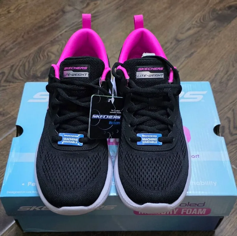 Женские кроссовки Skechers