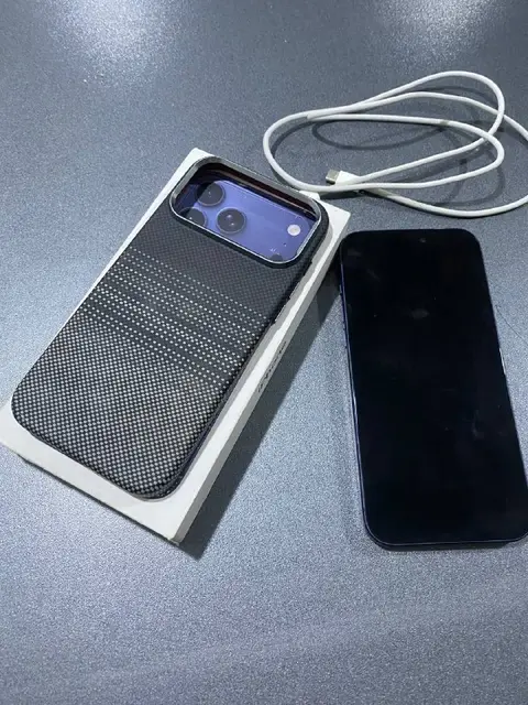 IPhone 17 pro max 256 — Тбилиси — 2 700 ₾