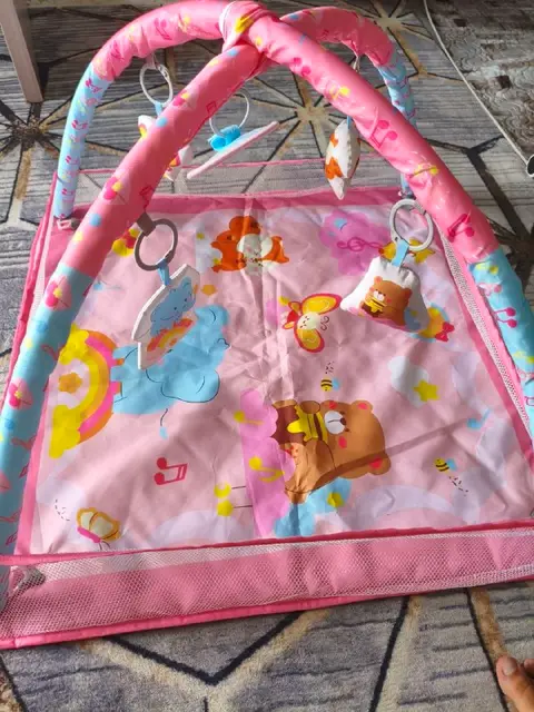 Коврик с дугами и игрушками — Батуми — 15 ₾