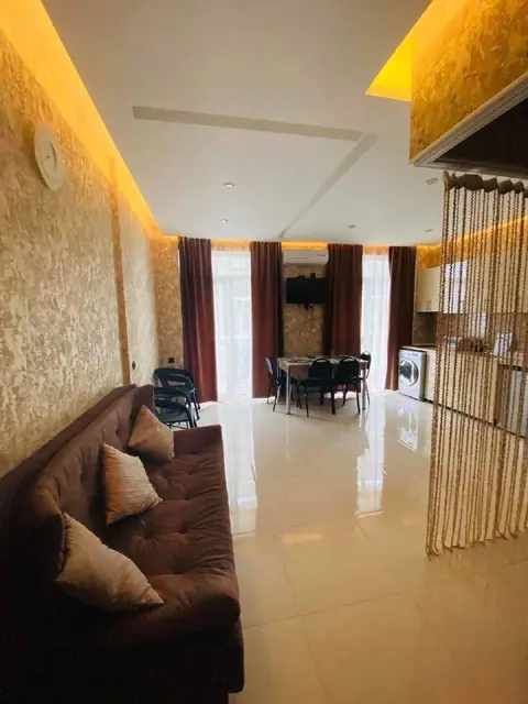 СДАЁТСЯ КВАРТИРА Студия 38 м² — Батуми — 400 $