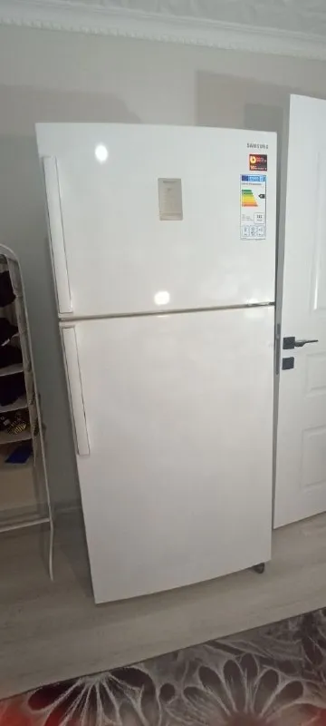 Холодильник Samsung