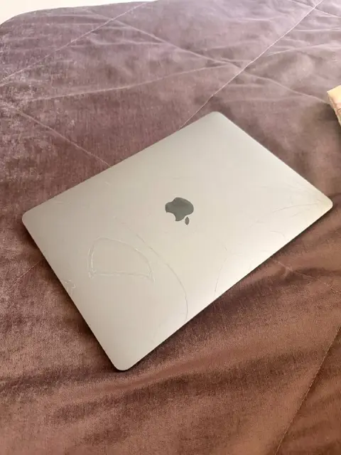 Macbook air m1 8/256 — Батуми — 500 ₾